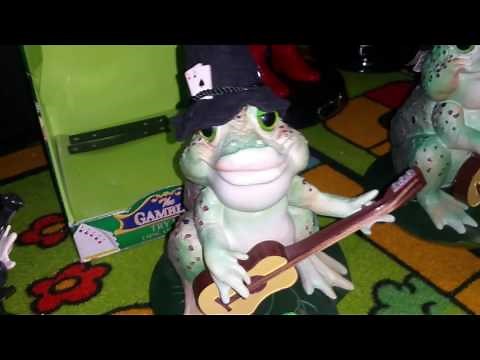 DanDee Animated Singing Frogs (The Gambler) & (Fiddle Player)