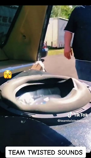 Hitting a little to hard #caraudio #subwoofer #teamtwistedsounds #sundownaudio #skaraudio #bassvideo #budgetsubs #walmart #spl #tooloud