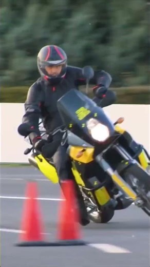 Master Motorcycle Throttle: Unleash Smooth Control & Maximize Riding #shorts