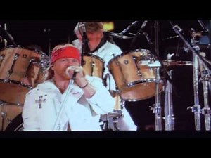 AXL ROSE + QUUEN ; WE WILL ROCK YOU...LIVE WEMBLEY NEW (HD))
