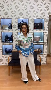Camisas de Vilagallo disponibles en tallas 38, 40, 42 y 44: • Estampada: 139,90€ • Azul rayas: 129,90€ • Flores: 119,90€ • Palas: 99,90€ Para más información o para hacer un pedido, contáctenos por WhatsApp o teléfono al número 654 858 908. #elpuertodesantamaria #boutique #primavera #verano #moda | Luisa Gomez Morales
