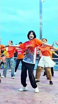สาวๆ​ ไลน์​แดนซ์​