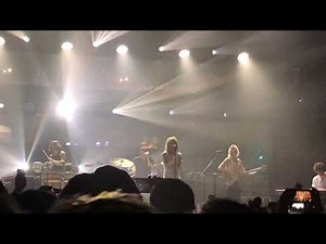 Paramore - Tell Me How (Live Debut) Nashville 2018