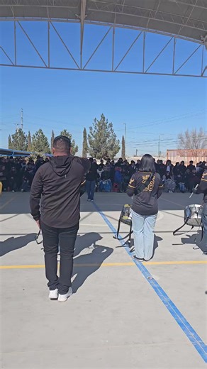 Exhibición de Toros Bravos: Banda de Guerra en Acción