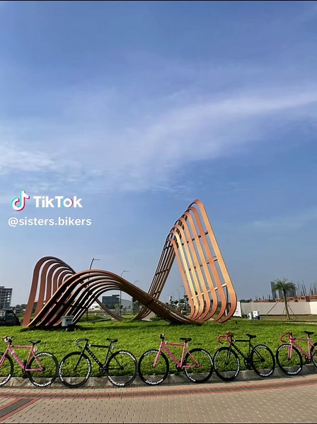 summertimee 🤍🫰🏻#coasterbike #girl #bikers #cycling #torpedo #fomo #fyp #viral #trend #pandora