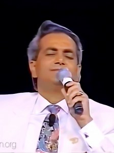 Benny Hinn Sings Alleluia – Benny Hinn Worship Moment