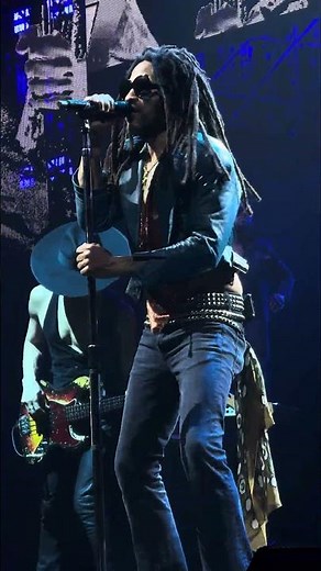 👕✨ Lenny Kravitz Shows Older Rock Charisma Can Still Divide and Captivate Fans #LennyKravitz
