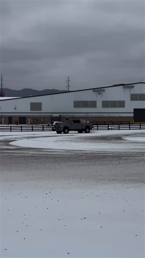 201 reactions · 13 shares | Snow day for you means a fun day for me 落 @dawdaw.mov #dieselworldmag #dieselworld #turbodiesel #diesellife #powerstroke | Diesel World | Facebook