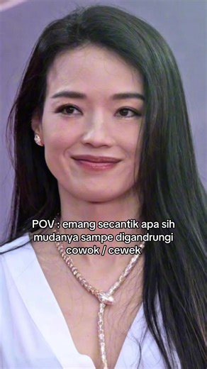 Lin Li-hui (lahir 16 April 1974), lebih dikenal dengan nama Shu Qi, adalah aktris dan model asal Taiwan.kini usianya memasuki 51 tahun namun kecantikannya tak memudar😍#shuqi #taiwan