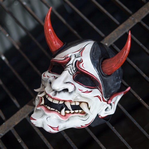 White Oni Full Face Mask – Japanese Demon Hannya, Samurai/kabuki Cosplay Helmet, Devil Horn Monster Assassin Style, Halloween Costume Custom - Etsy Norway