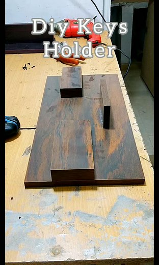 Diy wall mounted keys holder #diy #diycrafts #diyprojects #woodworking #keyholder #keyrack #keychainholder | Mart89 Online Shopping | Facebook