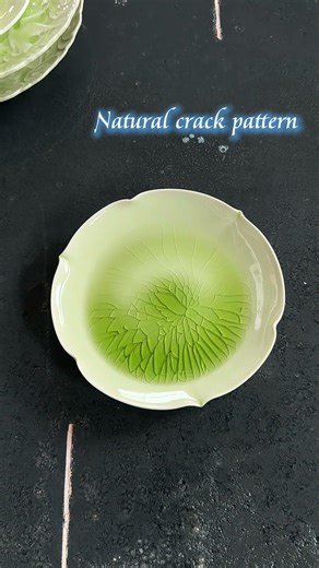 The creation of natural crack patterns is a matter of chance.#artwork #porcelain #diy #handmade