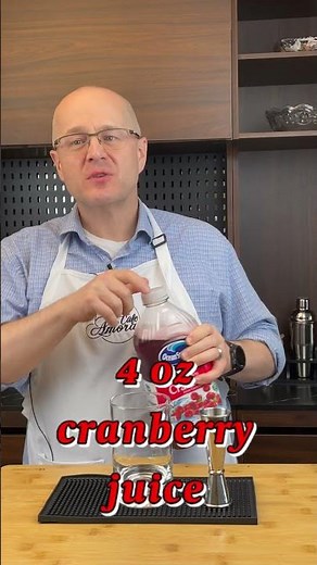 Vodka and Cranberry Cocktail - How to Make the Cape Cod Cocktail #shorts