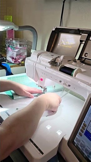 Installing a Quilting Helper #slidermat #fmq #quilting