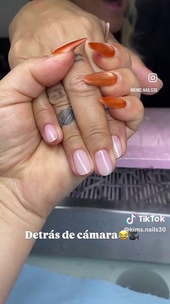 Mira el final del video🙊😂🎥 lo que callamos las manicuristas😂#nails #memes #memesnails #funnyvideos #shellac #shellacnails #semioermanente