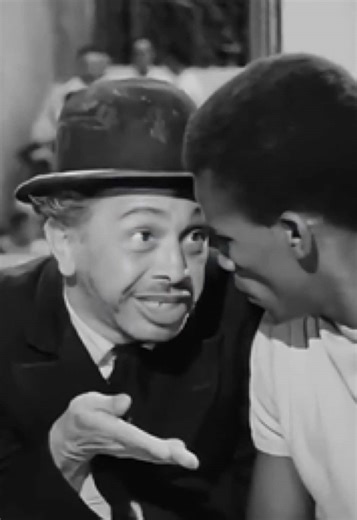 O Pagador de Promessas (1962), dirigido por Anselmo Duarte, foi o primeiro filme brasileiro e sul-americano indicado ao Oscar de Melhor Filme Estrangeiro (atualmente Melhor Filme Internacional) na cerimônia de 1963 🇧🇷🎞️🎥 #cinemabrasileiro #oscars #religiao #academyawards #candomblé