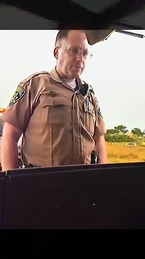 He was more confused than anything 😂 awesome cop | Nsyqtkbcswjb