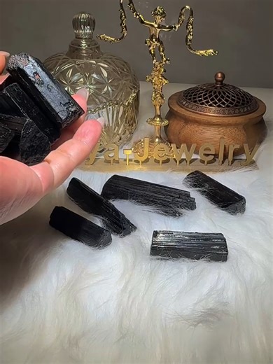 Unique DIY Crystal Jewelry Ideas to Try Today