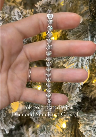 This truly unique heart tennis bracelet is on sale for Black Friday now! FREE SHIPPING! #tiktokshopblackfriday #tiktokshopcybermonday