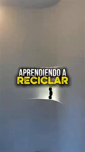 🧱 Nadie nace sabiendo construir. Cada pared, cada corte, cada error enseña. El que se anima a aprender, siempre termina dominando su oficio. 💪 La diferencia entre el que mira y el que logra está en la práctica. 💬 Cuéntame qué estás aprendiendo hoy y comparte este reel si crees que el conocimiento se gana con acción. . #drywall #steelframe #arq #ponstruction #decoration | Mas Diseño
