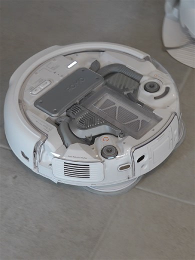 DJI Romo: The Smart Robot Vacuum Cleaner