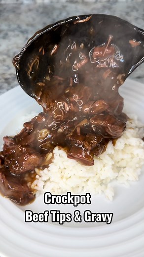 Delicious Crockpot Beef Tips & Gravy Recipe