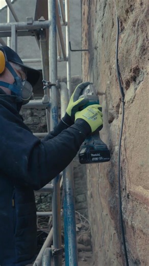 🤌 The Lads Getting To Work On This Bog Damp Proofing Project 😮‍💨#weatherwise #damp #dampproofing