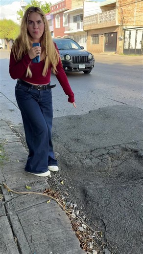Iniciativa vecinal para tapar baches en México