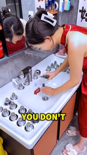 @kitchenappliances_usa on Instagram: "Upgrade your sink in literally two seconds. ⚡️ Tired of slow drains and gross hair clogs? The Universal Pop-Up Drain Stopper is the 2026 bathroom essential you didn’t know you needed. Engineered with a heavy-duty brass core and a sleek chrome finish, it replaces those old, leaky plugs instantly. Why you’ll love it: Zero Tools Required: Just drop it into any standard 34mm-40mm drain and go. Anti-Clog Tech: Built-in strainer basket catches hair and jewelry bef