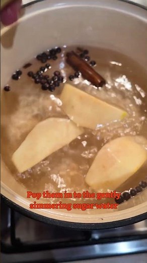 POACHING QUINCES #baking #recipe