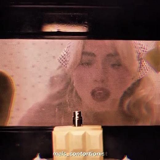 I really want this perfume 😔✌️ for anyone who has it, is it good? #sabrinacarpenter #editaudio #sabrinacarpenteredit #edit #fyp @@