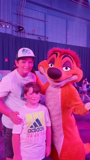 Meeting Timon Lion King 2 Meet & Greets Hollywood Studios at Disney World #timon #lionking #disneyparks #disneyworld | Brockzilla Productions