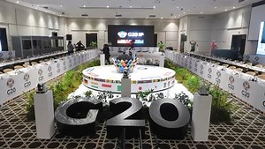 17 reactions | The Nelson Mandela Museum showcases the life and legacy of Nelson Mandela, symbolizing hope, reconciliation, and human rights. As a heritage institution, it contributes to the G20's goals by promoting values of justice, equality, and cooperation. #HisLegacyLivesOn #VisitNelsonMandelaMuseum #visitqunu #visitortambogor #visitingquzahillmuseum #nmmlinksites #G20Summit | Nelson Mandela Museum | Facebook