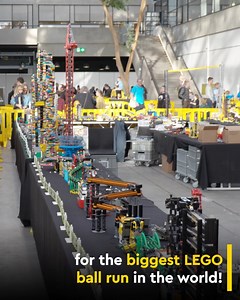 Een zeer imposant bouwwerk! Bedankt Maico Arts, Ben Jonkman, Klaus Hansen, Vibeke Brogård, Brian Soholm Larsen, B@rt et Andreas Engelmartin 👏 | LEGO
