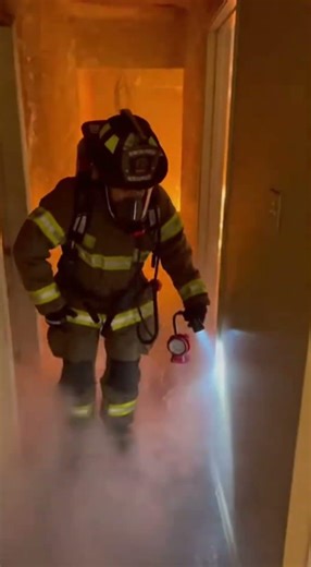 Firefighter Bodycam — Night House Fire in the Pouring Rain 🌧️🔥 #firefighter #funny #automobile #fire