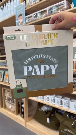 Home Sweet Mode - Décoration & Prêt-à-porter ❤️ on Instagram: "La collection papy est disponible dans nos magasins !! La fête des grands-pères c’est le dimanche 5 octobre alors ne tardez pas à trouver le cadeau idéal 💙 #papy #instagram #insta #instagood #instalike #homesweetmode #mood #fetedesgrandsperes #cadeau"