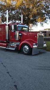 Big Ol Kenworth bull hauler. 🐂 Nice ride!!! #fypageシ #trucking #kenworth #kenworthw900 #kenworthtrucks #bullhauler #wideturn | Shawn WideTurn Pugh