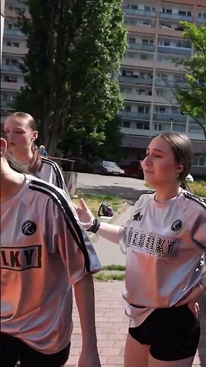Rebelky musí dělat klik o stěnu 💪