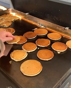 1.9M views · 4.4K reactions | What a way to start the day with these epic breakfast banquets 朗 | FOODbible | Facebook