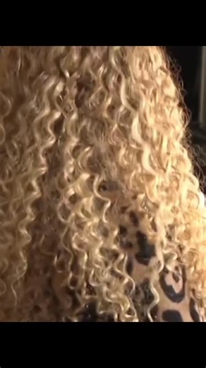 mi.mi1520 on Instagram: "Mariah Carey serenades the "LAMBILY FAMILY" in Japan. 2025. "THE CELEBRATION OF MIMI TOUR." #mariahcarey #mariah #mimi #queen #diva #legend #icon #music #singer #songwriter #japanese #japantravel #concert #stage #singer #trending #style #fashion #lambs ##lambily #moment #webelongtogether #theemancipationofmimi #beautiful #hiphop #rnbmusic #popculture #butterfly #techtrends #typedangerous"