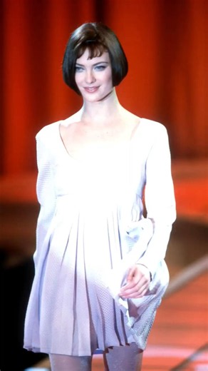 The name of her attitude is just Shalom, #gianniversace #shalomharlow