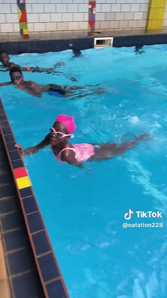 Cours de natation pour tous les âges en vacances