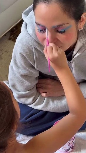 Make Up time con Vida 🤍🫶🏻 #daughterlove