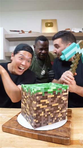 Patrick Zeinali on Instagram: "Minecraft Cake"