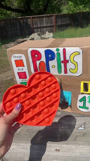 Pop-it Vending Machine DIY: Try Out the Fun Fidget Toy!
