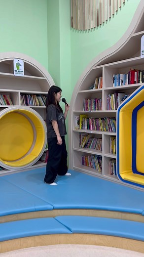 도서관에서 ASMR 📚👩‍🏫 #asmr #book #books #library #librarytiktok #tiktok #like #tapping #asmrvideo #asmrtiktoks #asmrsounds #도서관 #책 #추천 #추천떠라 #bookshelf #public