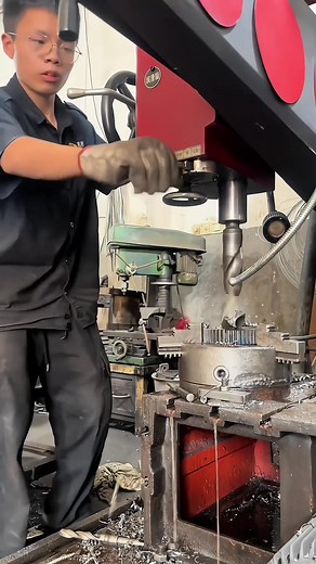 Broken Massive Drill Bit - Unbelievable CNC Machining Mishap