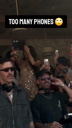 Too many phones 📞 #dj #rave #phone #rüfüsdusol #dance #club #housemusic #techhouse #edmmusic #viral