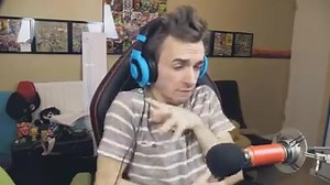 BONNE ANNÉE 2015 ! On a fait le nouvel an dans une maison hantée, j'étais encore moins viril. Pour voir toute la vidéo => http://youtu.be/NKOmkiCxklE | Squeezie