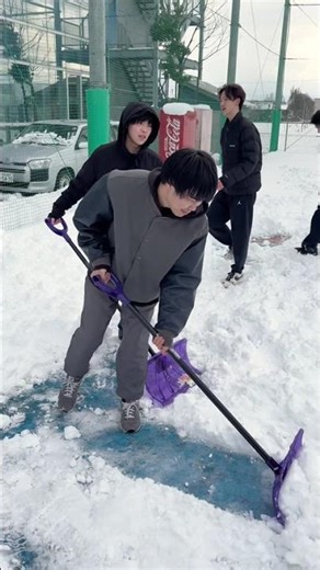 雪遊び事件︎︎︎︎ #shorts #アップルスポーツカレッジ #asc #専門学校 #新潟 #雪